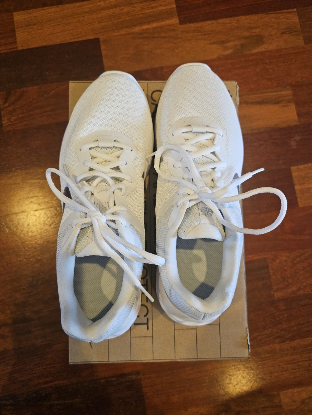 Nike Womens Revolution 6 NN White and Silver Mesh Sneaker - Picture 2 of 4